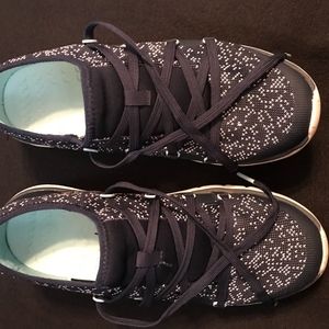 EUC DR SCHOLL'S SLIP ON SNEAKERS